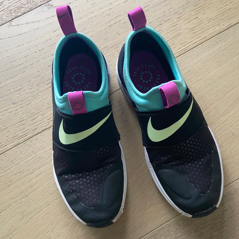 Nike joyride nova kids running shoes size 4.5